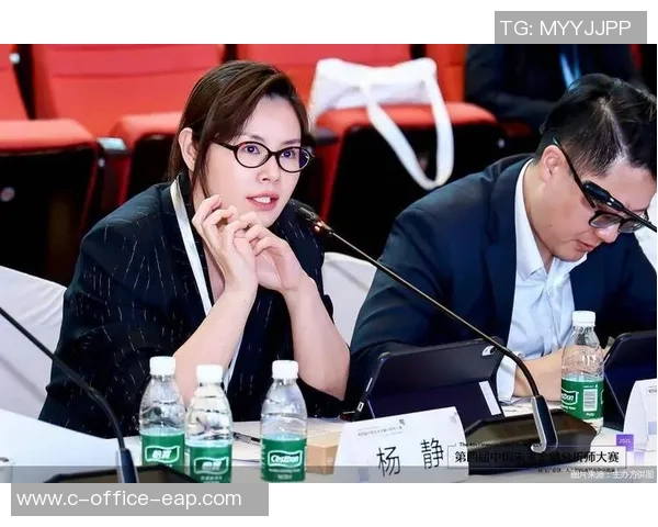 杨静专访：从青涩少年到足球明星的成长之路回顾