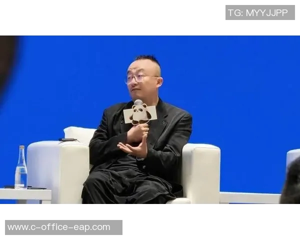 杨磊专访：从青涩少年到足球明星的成长之路回顾