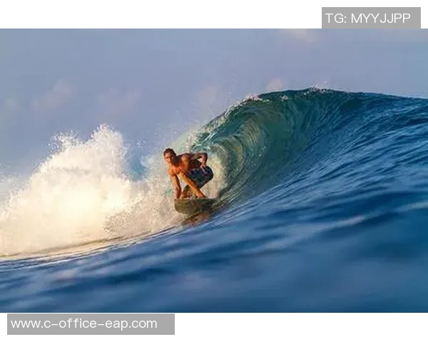 冲浪者天堂与海洋的激情碰撞探索无尽的浪潮与自由之旅