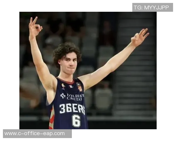 约什吉迪带领球队冲击季后赛展现年轻球员的无限潜力与未来希望