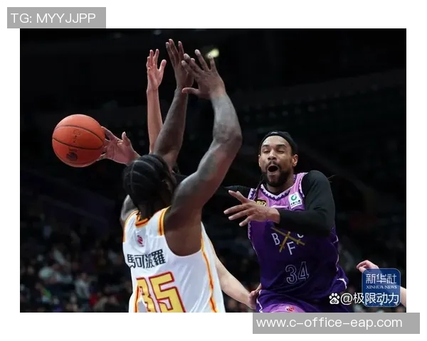 CBA上海队与深圳队激战四场精彩回顾与分析