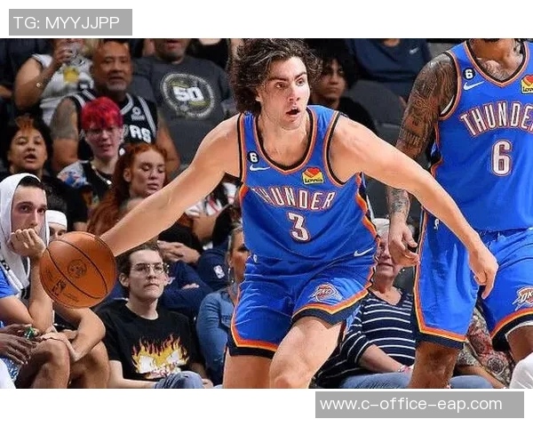 沃克凯斯勒的崛起之路：从新秀到NBA明星的成长历程