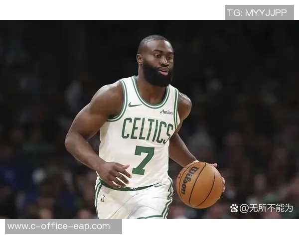 杰伦布朗在NBA赛场上的成长与突破之路解析