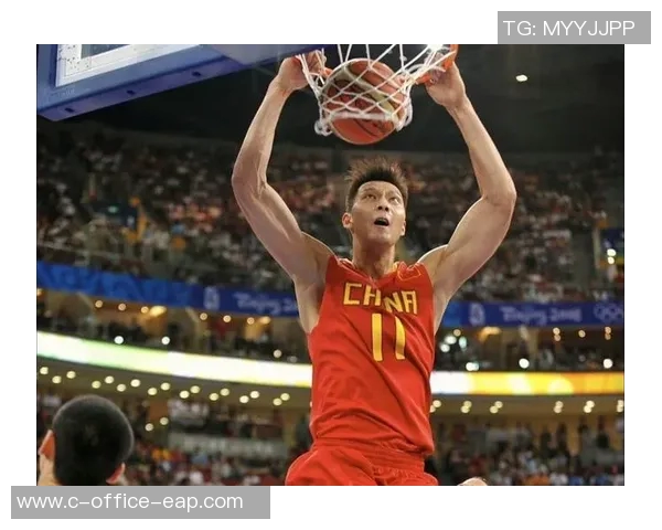 易建联：从篮球场上的传奇到生活中的榜样，见证中国体育的辉煌与挑战