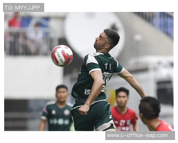 梅州铁汉与陕西大秦的激烈对决展现足球魅力与团队精神的巅峰对抗