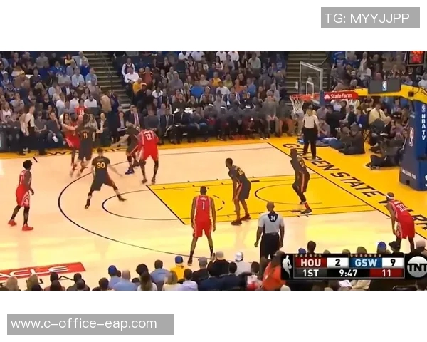 火箭与勇士激战回顾第一场第四节精彩瞬间全景解析